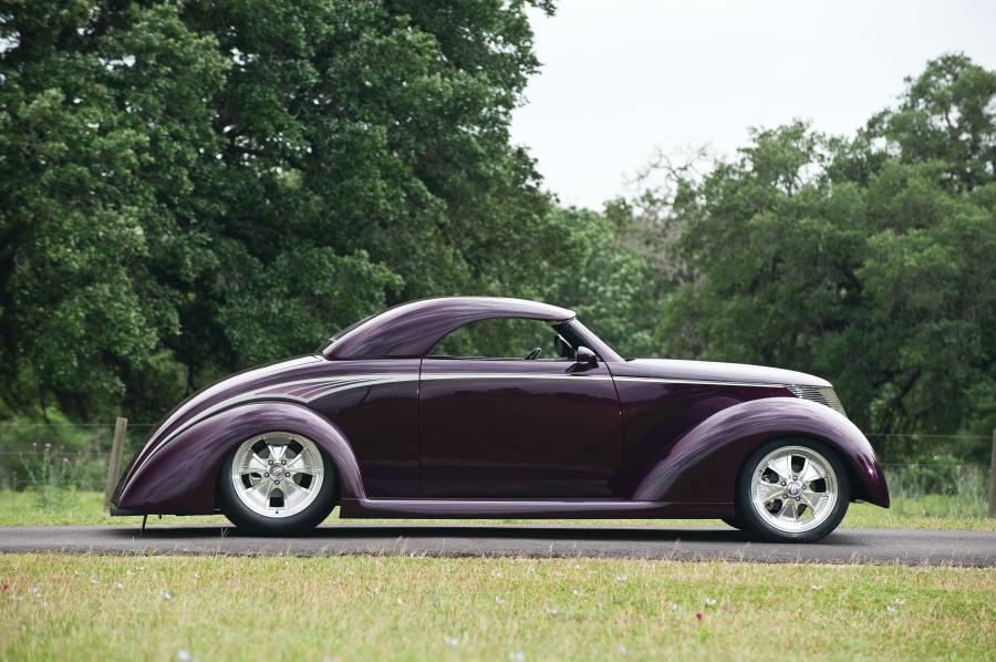  Ford Custom Roadster 1937 года  (фото 18 из 21)